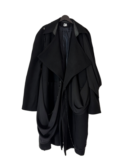 BLACK 2 - trenssitakki